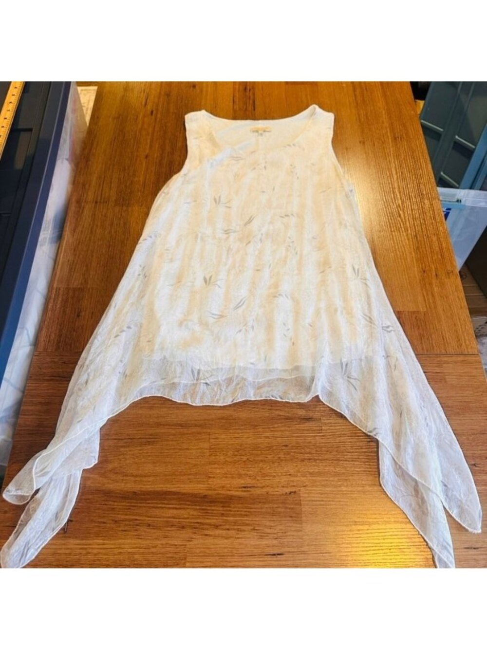 White Giusy Silk Blend Sleeveless Asymmetrical Hem Floral Tank Top Made In Italy